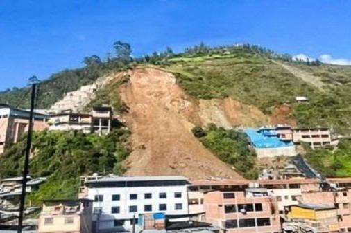 Deslave en Perú deja más de 60 viviendas sepultadas