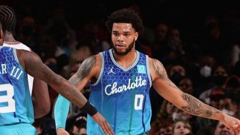 Hornets aseguran un puesto en el Play-In