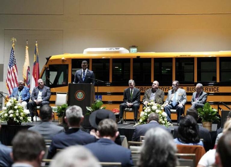 Primer autobús escolar eléctrico en NC
