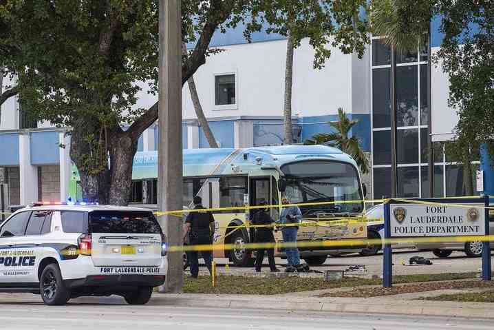Tiroteo en autobús deja dos muertos y dos heridos