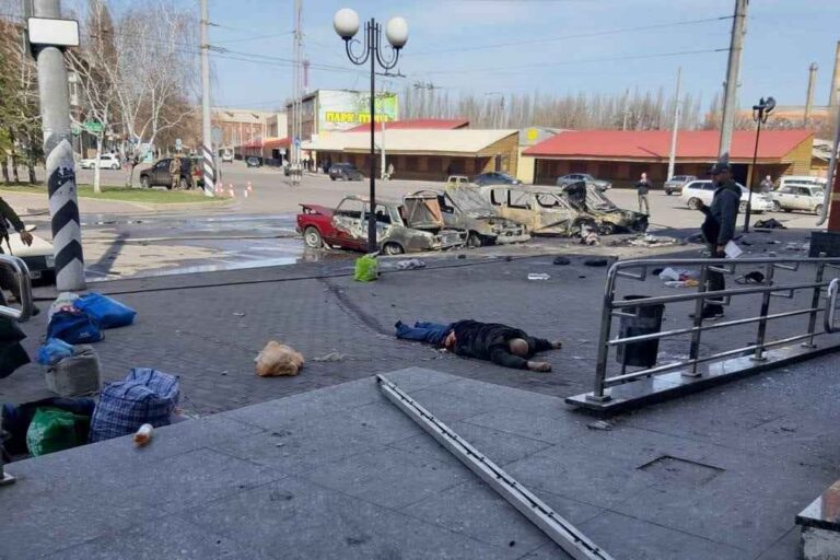 Ataque de misil dejó 39 muertos estación de tren
