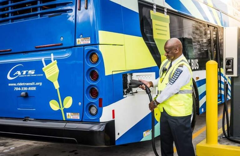 Charlotte avanza en electrificación de vehículos