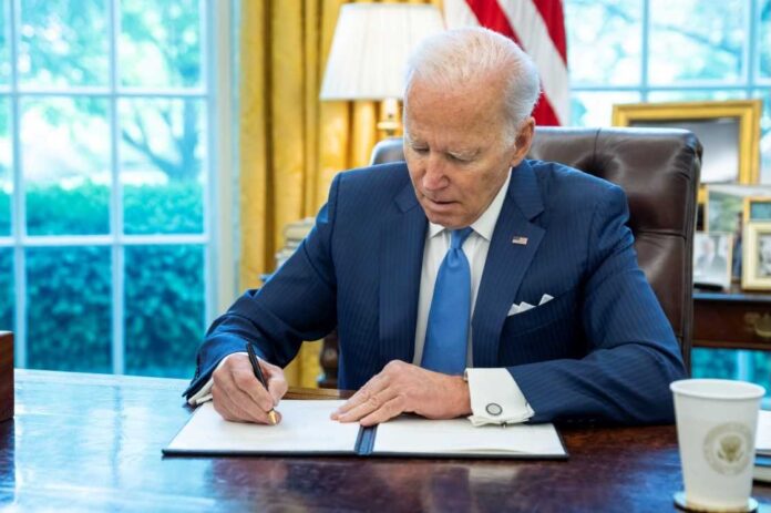 Cámara Baja otorga poderes a Biden de cara a Ucrania