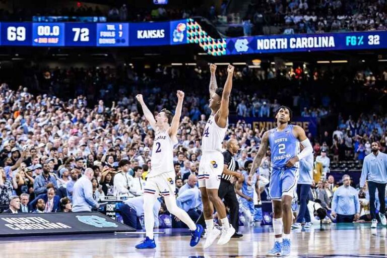 Kansas remontó ante UNC y ganó final de la NCAA