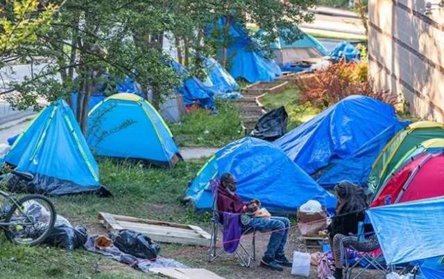 Multas por acampar en propiedad pública