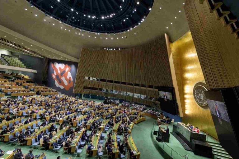 Rusia suspendida de la ONU