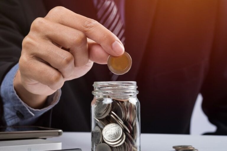 Subirán impuestos a empresas beneficiadas por la pandemia