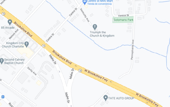 Accidente bloqueó Brookshire Blvd.