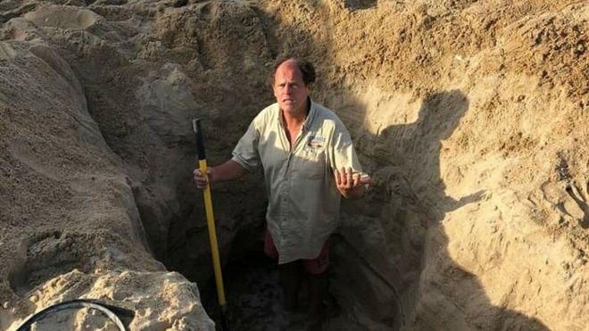 Alertan sobre peligros de cavar huecos en la playa