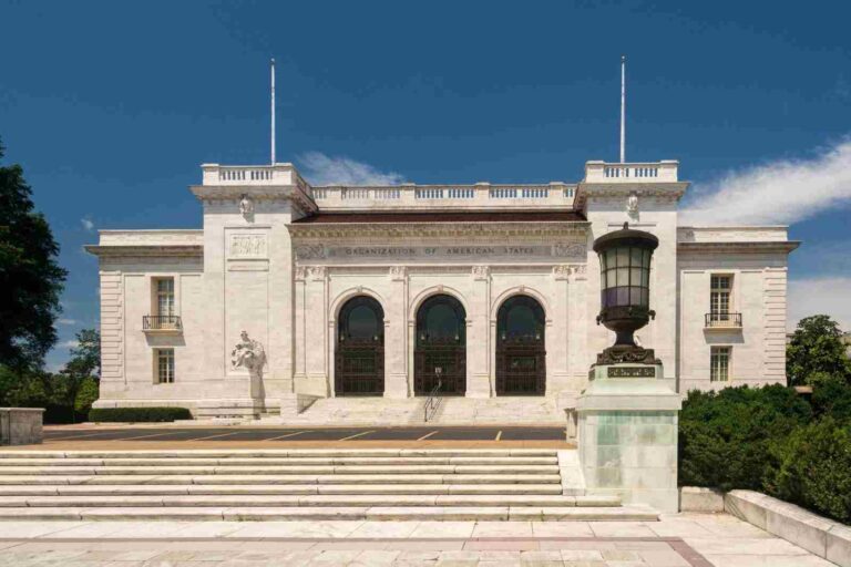 ¿Le interesa hacer pasantías en la OEA?