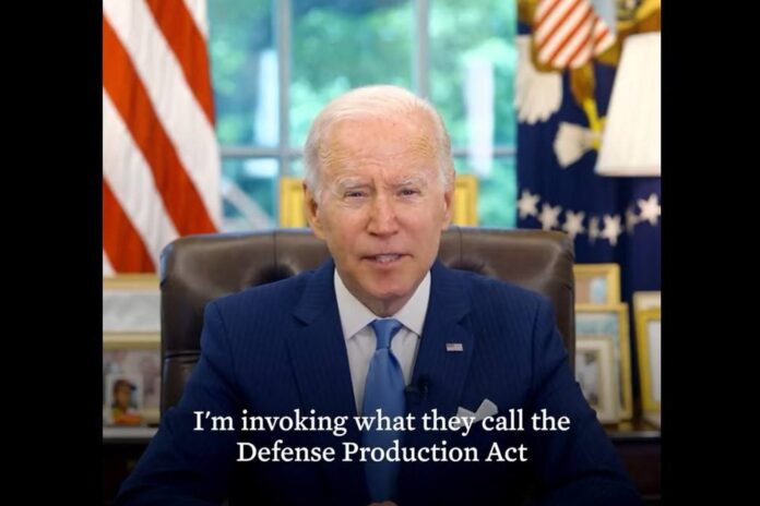 Biden invoca Ley de Producción de Defensa