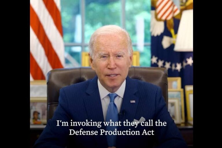 Biden invoca Ley de Producción de Defensa
