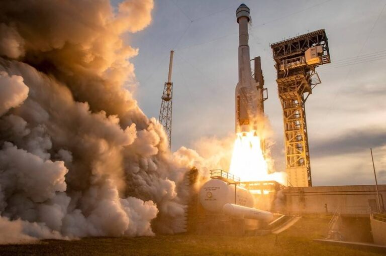 Cápsula no tripulada Starliner rumbo hacia la EEI