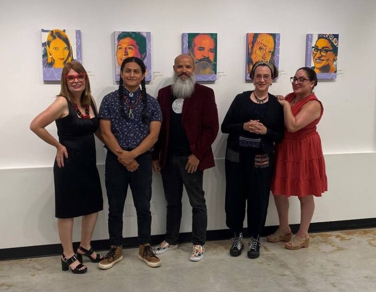 Exposición de arte tejido en Raleigh