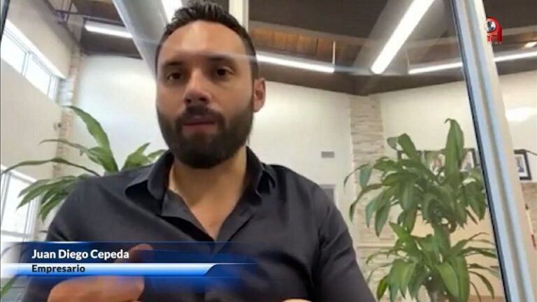Joven colombiano busca emprendedores para apoyarlos