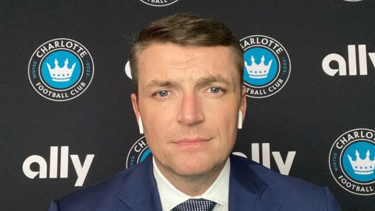 Nick Kelly renunció a Tepper Sports & Entertainment
