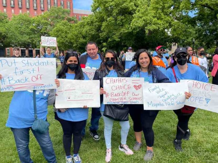 Padres protestaron en Washington en apoyo a las escuelas chárter