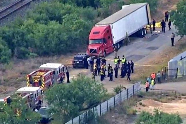 Sube la cifra de inmigrantes fallecidos sofocados en un camión en Texas
