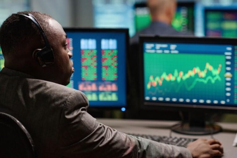 ¿Quiénes invirtieron más en criptomonedas? hispanos, afroamericanos o blancos