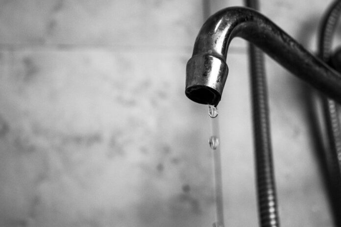 Escasez de agua potable en víspera de La Canícula