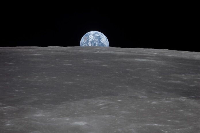 Suelo de La Luna contiene compuestos activos para generar oxígeno