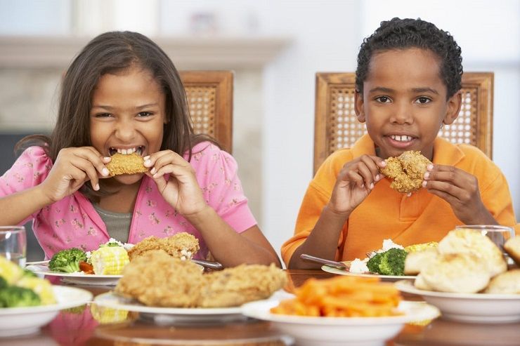 Escuelas reparten comida durante el verano