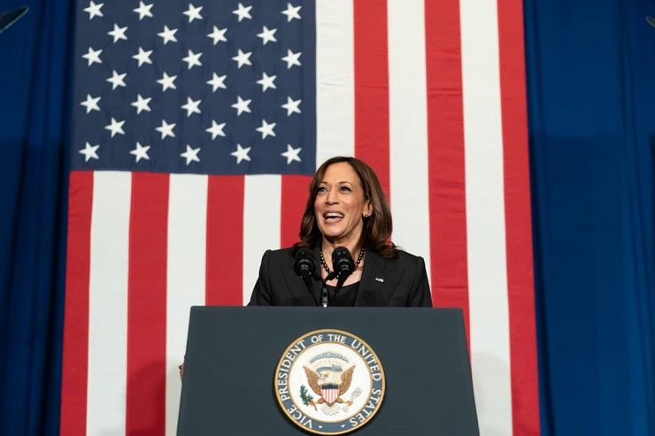 Kamala Harris llega a Charlotte para hablar sobre el aborto