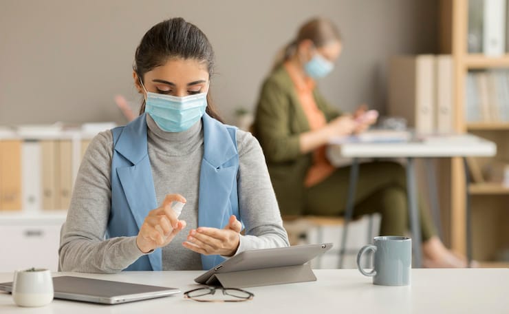 Mecklenburg sugiere uso de mascarillas ante aumento de COVID