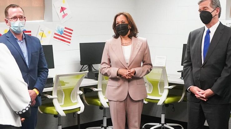Qué hizo Kamala Harris en su visita a Charlotte