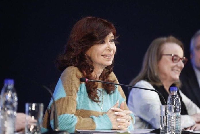 Cristina de Kirchner se pronuncia contra la Fiscalía de Argentina