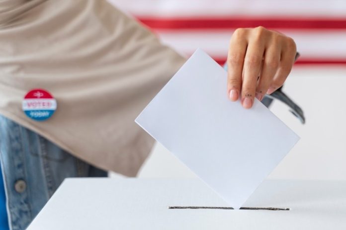 Inclinaciones de los votantes hispanos a dos meses de las elecciones