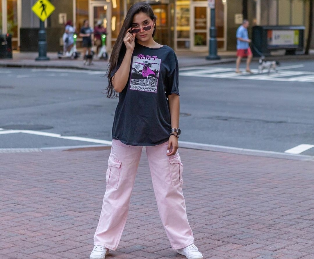 Joven talentosa crea contenido y sirve de personal shopper en Charlotte