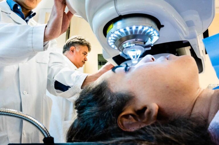 Técnica de proteína de colágeno sustituye el implante de córnea