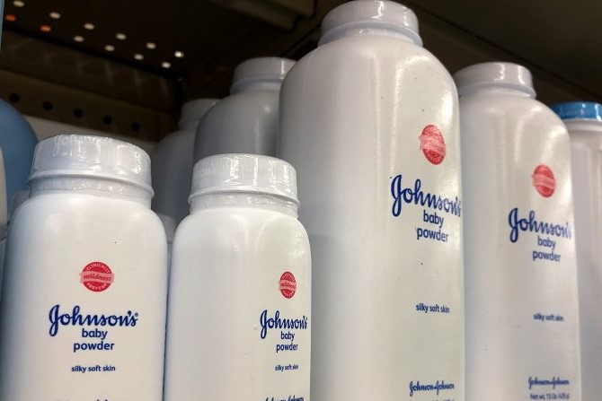 Talco para bebé de Johnson & Johnson dejará de venderse