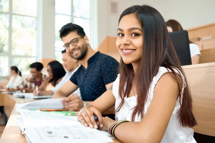 Becas para beneficiarios de DACA, TPS e indocumentados