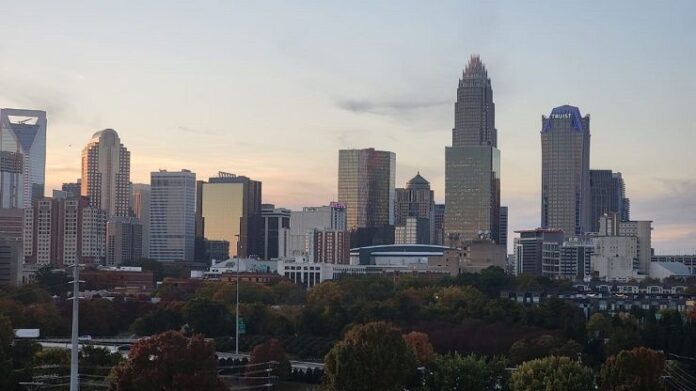 charlotte-trabaja-en-ordenanza-para-el-desarrollo