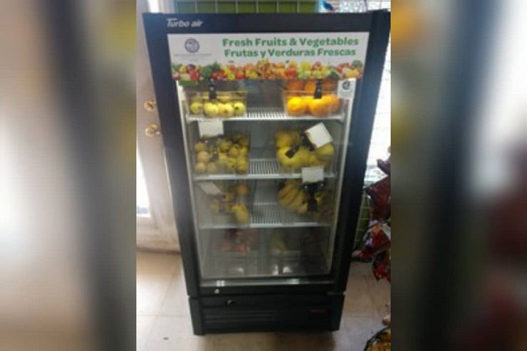 Instalado refrigerador “saludable” en El Barrio
