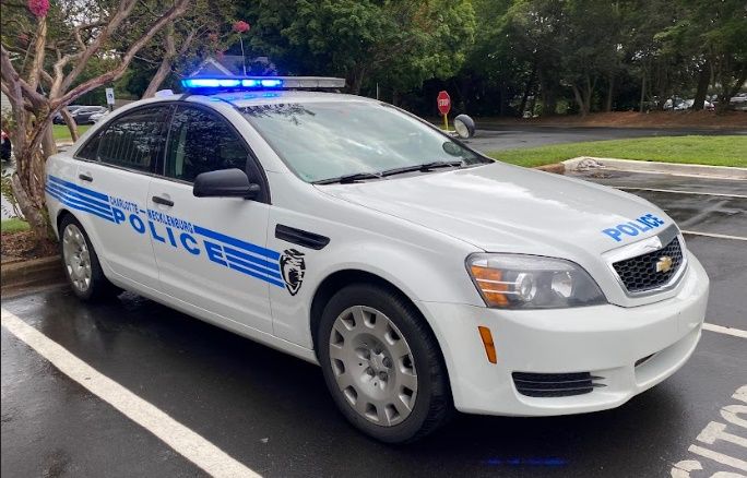 mujer-disparo-en-el-pecho-a-oficial-de-cmpd