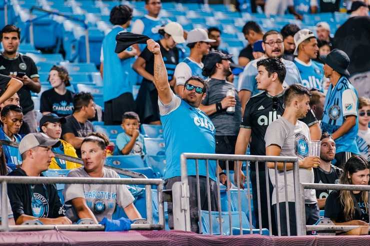 Suspendido juego de Charlotte por clima severo