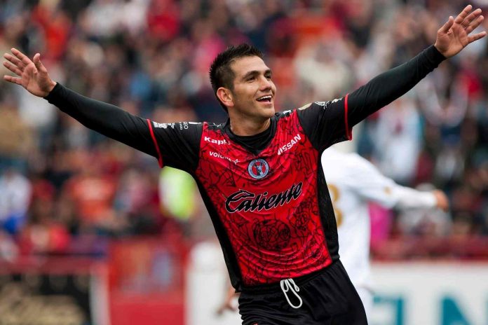 CBP detiene a exjugador de fútbol intentando cruzar indocumentados a EE. UU.