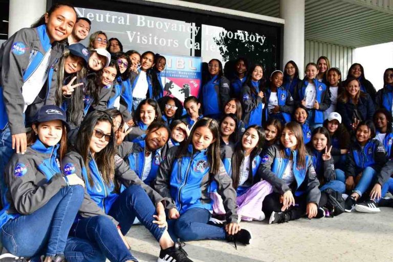 Diez niñas ecuatorianas visitarán la NASA con el programa She is Astronauta