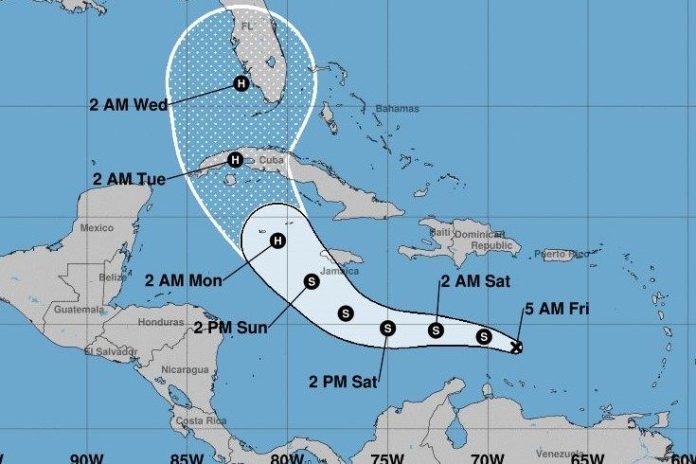Emergencia en 24 condados ante amenaza de huracán