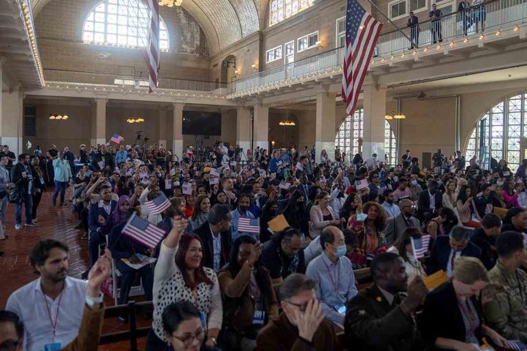 Estados Unidos otorgará más de 19.000 nuevas ciudadanías