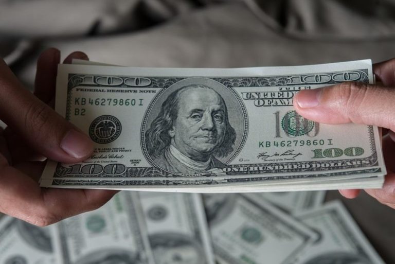 Estudio revela el peso del aporte económico de los hispanos en EE. UU.