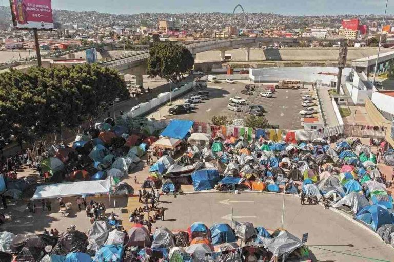 Fin del «Quédate en México» fomenta una crisis binacional