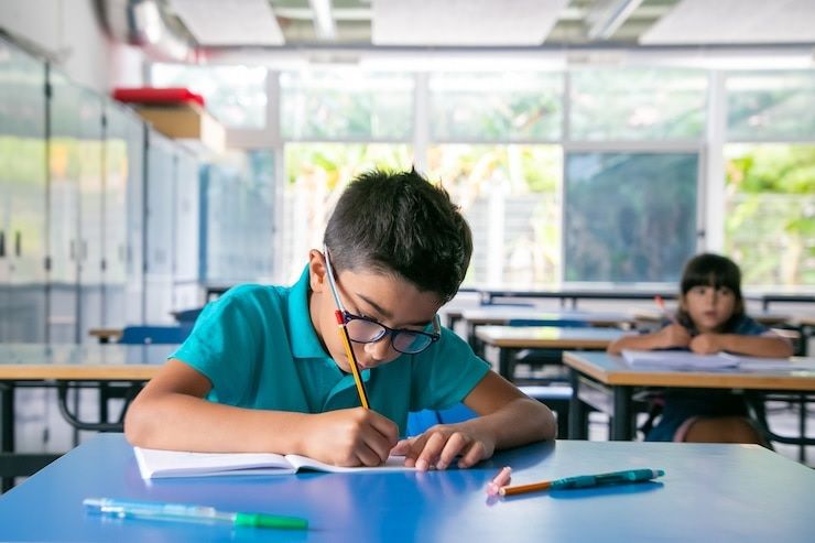 Baja rendimiento de estudiantes hispanos en escuelas  