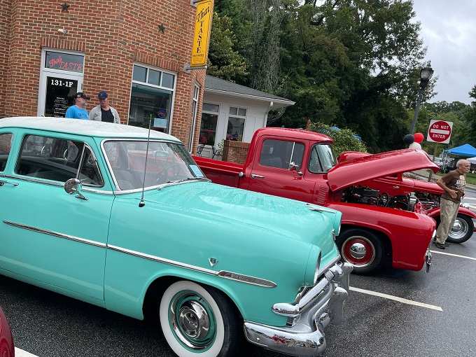 exhibicion-de-autos-antiguos-en-matthews