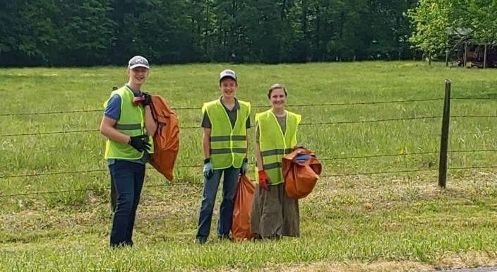 Participa en el barrido de basura en NC