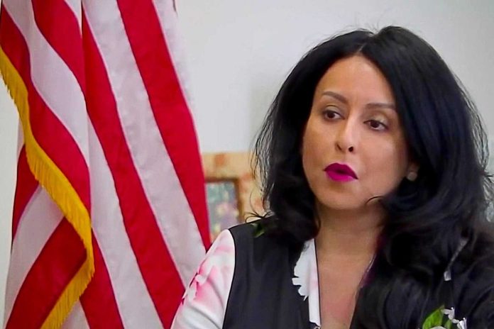 Biden presiona a concejales hispanos para que renuncien a sus cargos