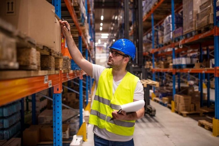 Grandes descuentos: inventarios minoristas con mercancía del 2021